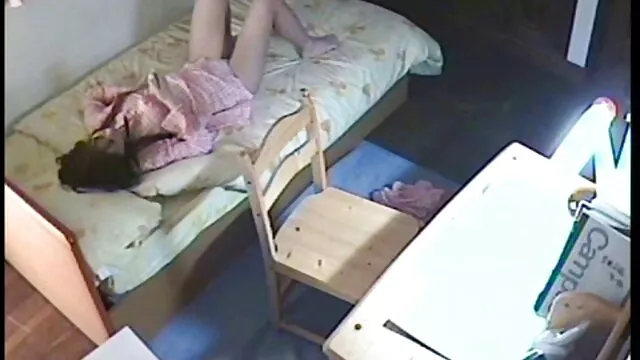 Úgy néz ki, mint egy kacsa egy napixesz férfi, a mennyezeten, futott vele nadrág