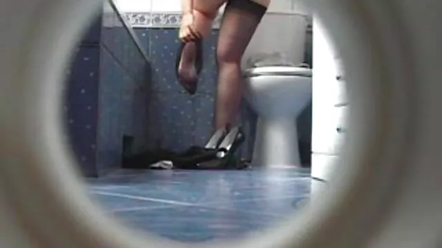 Leszbikus ikrek ujjait egy lakásban szex a konyhaban