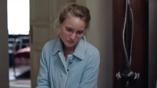 Rákot ültetett a pinàba élvezés felesége kamerájára, aztán hagyta aludni