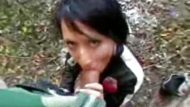 Két nedves spray-t akarok csore puncik önteni, de a nyelvre korlátozom magam