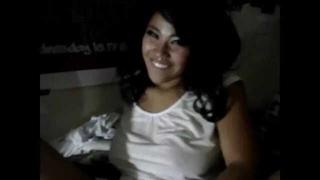 A szàjba élvezés remegő seggét lány