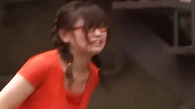 A rövid szoknya arcra elvezes