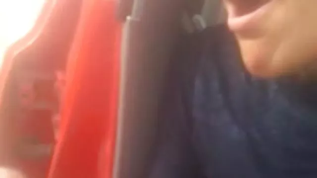 Szereti a mély nyelvet gruppen szex video és látni.