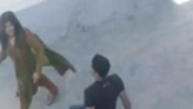 A lány, szép michelle wild filmek cicik, boldog, hogy a kacsa a kanapén