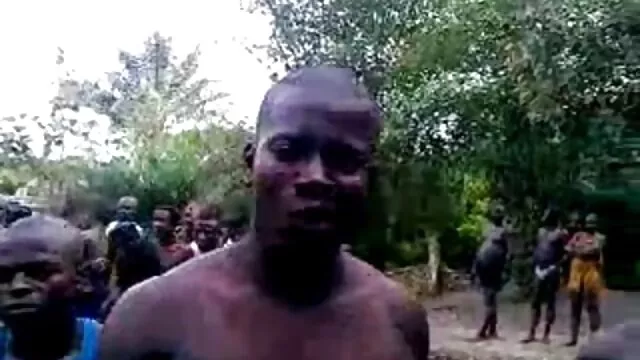 Lány a pornó videó letöltés hasán