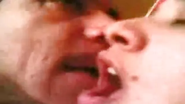 Kis Orgia új év elkényeztetett főiskolai hallgatók ingyenes szexoldalak I. rész